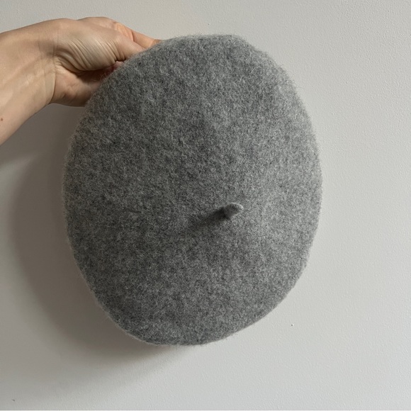 Gray classic beret hat Parisian style - Picture 3 of 4
